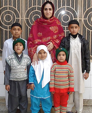 Farhana Ali (red, center)