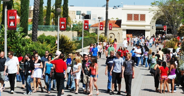 Explore SDSU features campus and classroom tours, entertainment and fun for Aztecs of all ages.