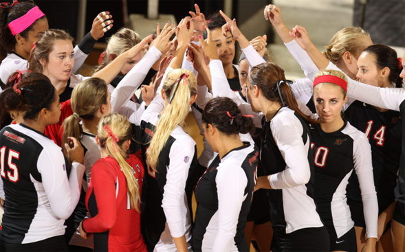 A $5,000 gift will support the women's volleyball program.