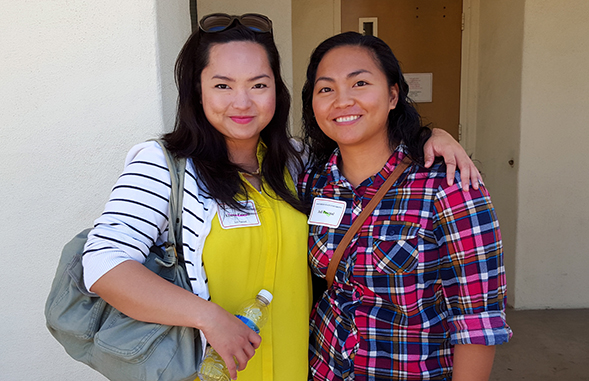 Elaine and Juli Pascual at Transfer Student Orientation.