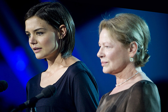 Actresses Katie Holmes (left) and Dianne Wiest at the National Memorial Day Concert in Washington, D.C.